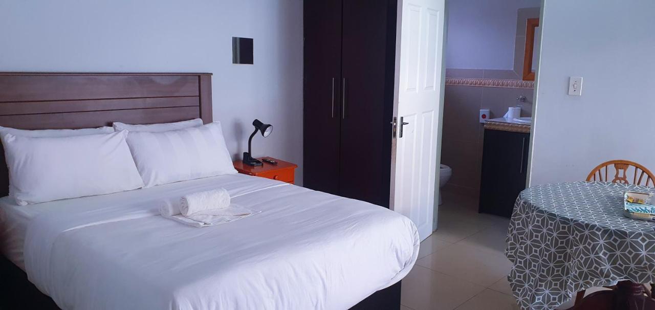 Sweet Home39 Guest House Summerstrand 포트엘리자베스 외부 사진